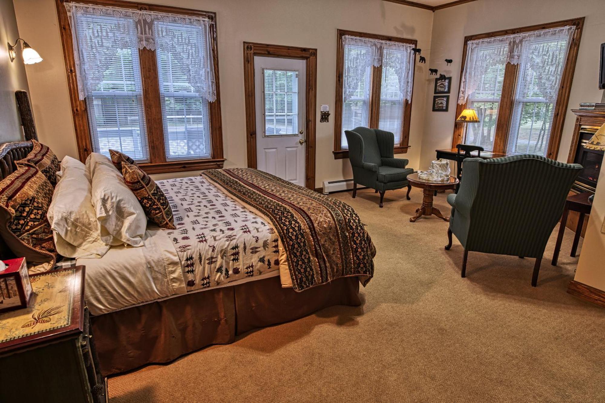 Rockwell Falls Inn And Wine Bar Lake Luzerne Zimmer foto