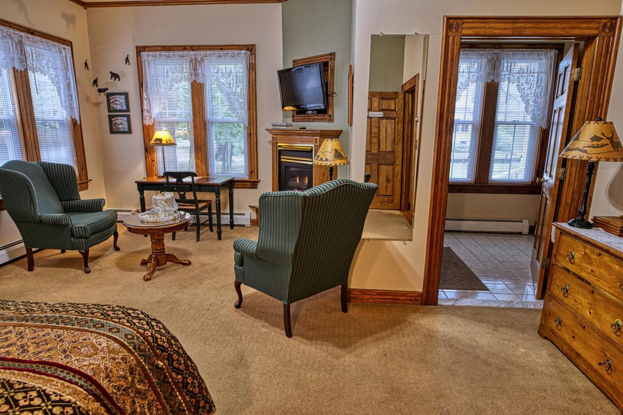 Rockwell Falls Inn And Wine Bar Lake Luzerne Zimmer foto