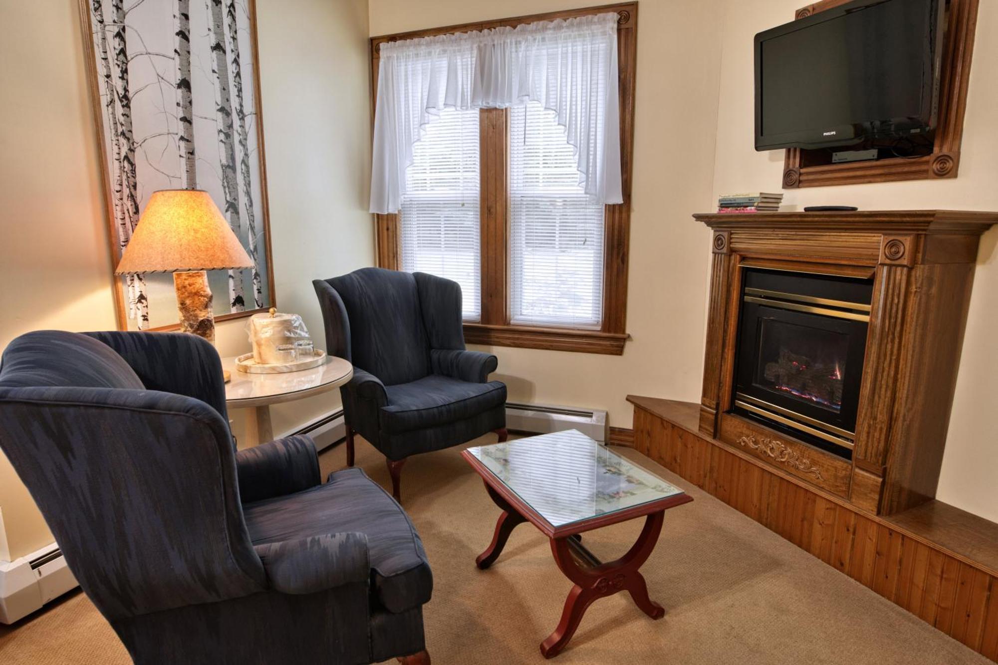 Rockwell Falls Inn And Wine Bar Lake Luzerne Zimmer foto