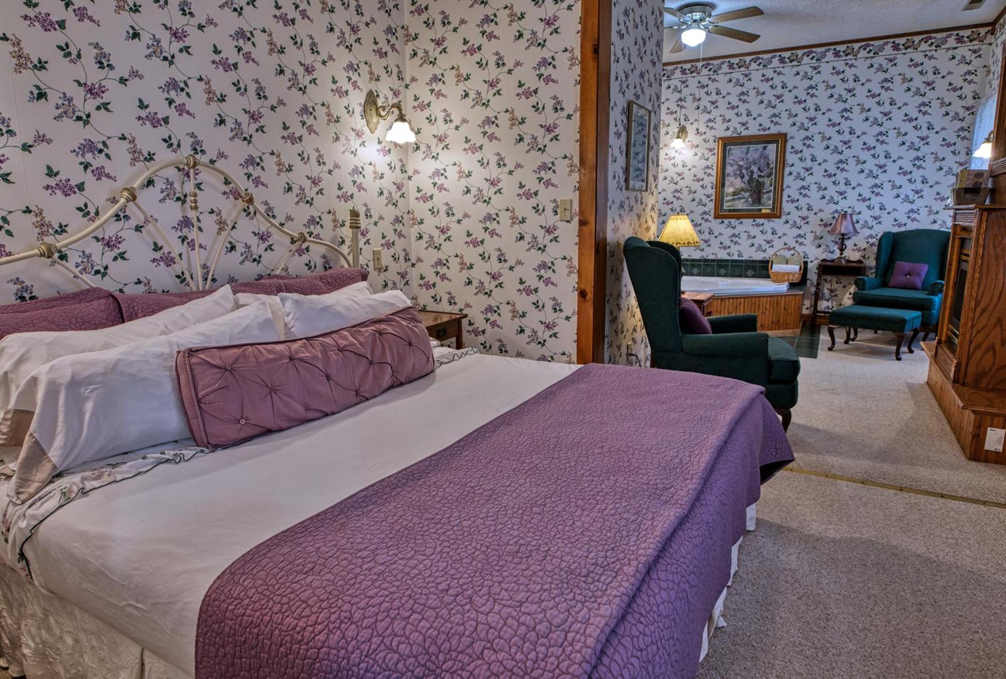 Rockwell Falls Inn And Wine Bar Lake Luzerne Zimmer foto