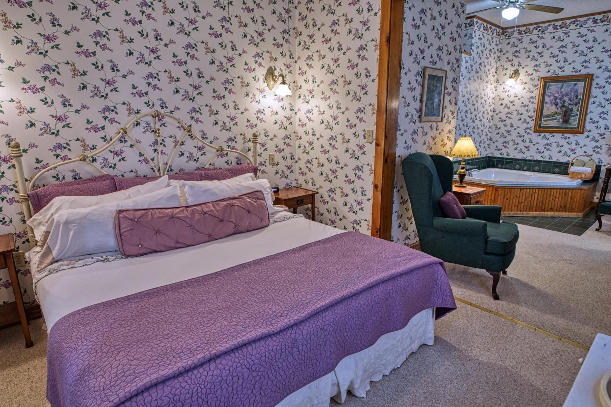 Rockwell Falls Inn And Wine Bar Lake Luzerne Zimmer foto
