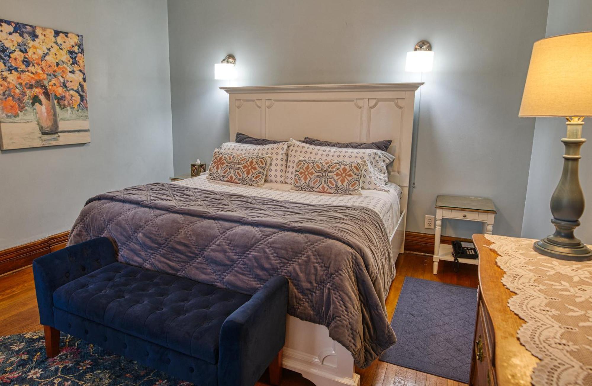 Rockwell Falls Inn And Wine Bar Lake Luzerne Zimmer foto