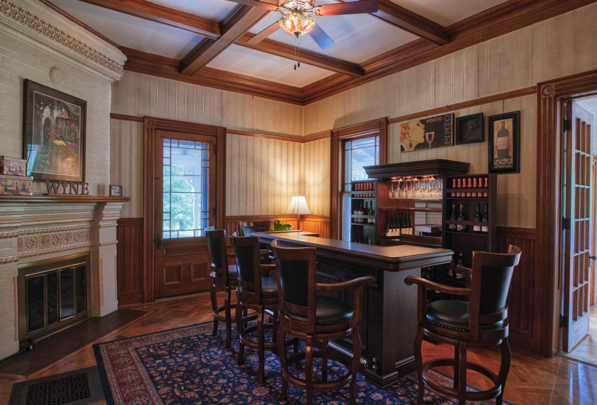 Rockwell Falls Inn And Wine Bar Lake Luzerne Exterior foto