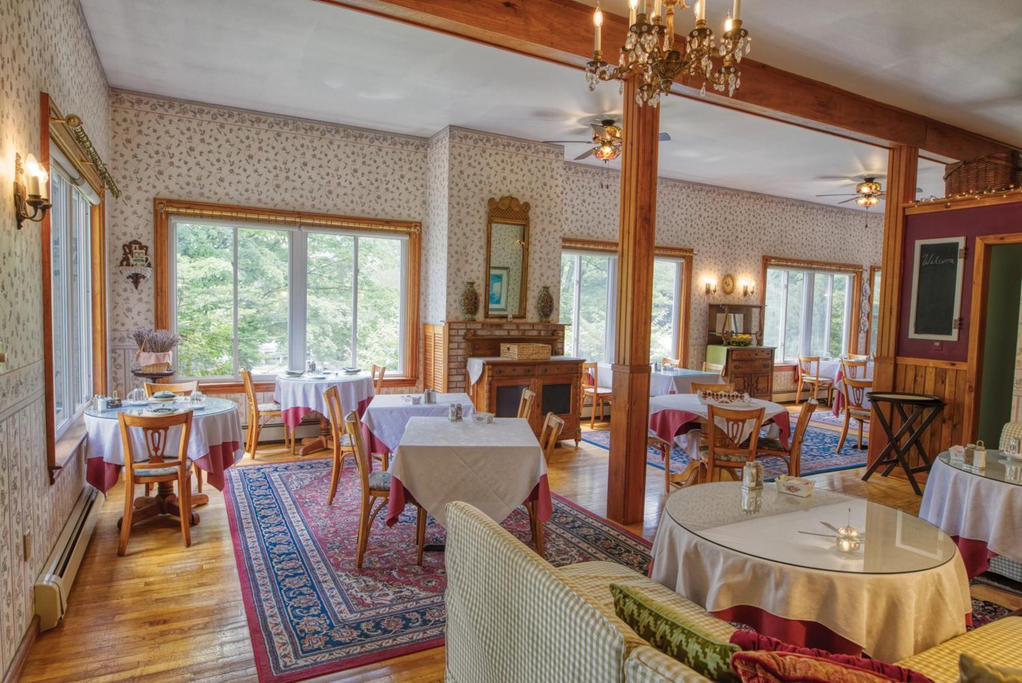 Rockwell Falls Inn And Wine Bar Lake Luzerne Exterior foto